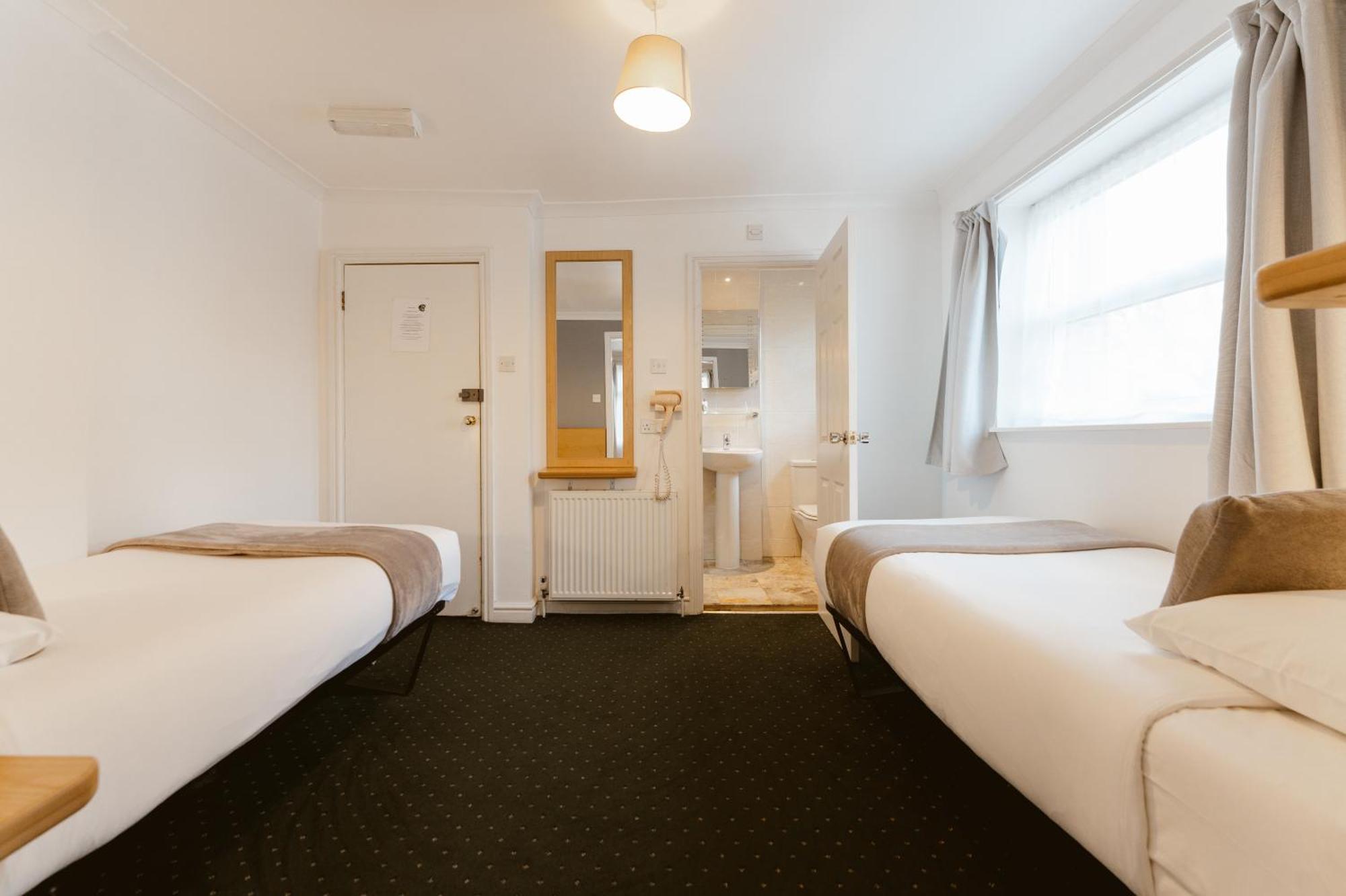 Star Hotel Лондон Екстериор снимка