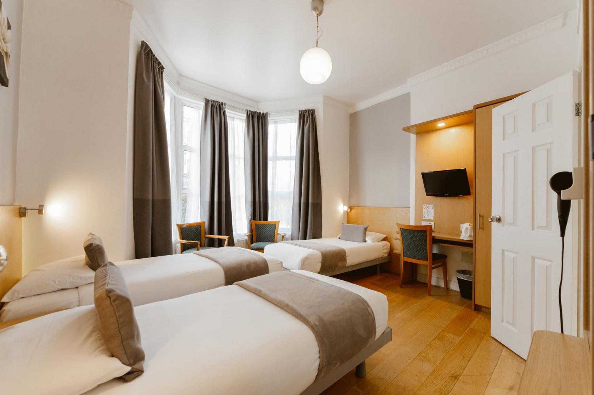 Star Hotel Лондон Екстериор снимка