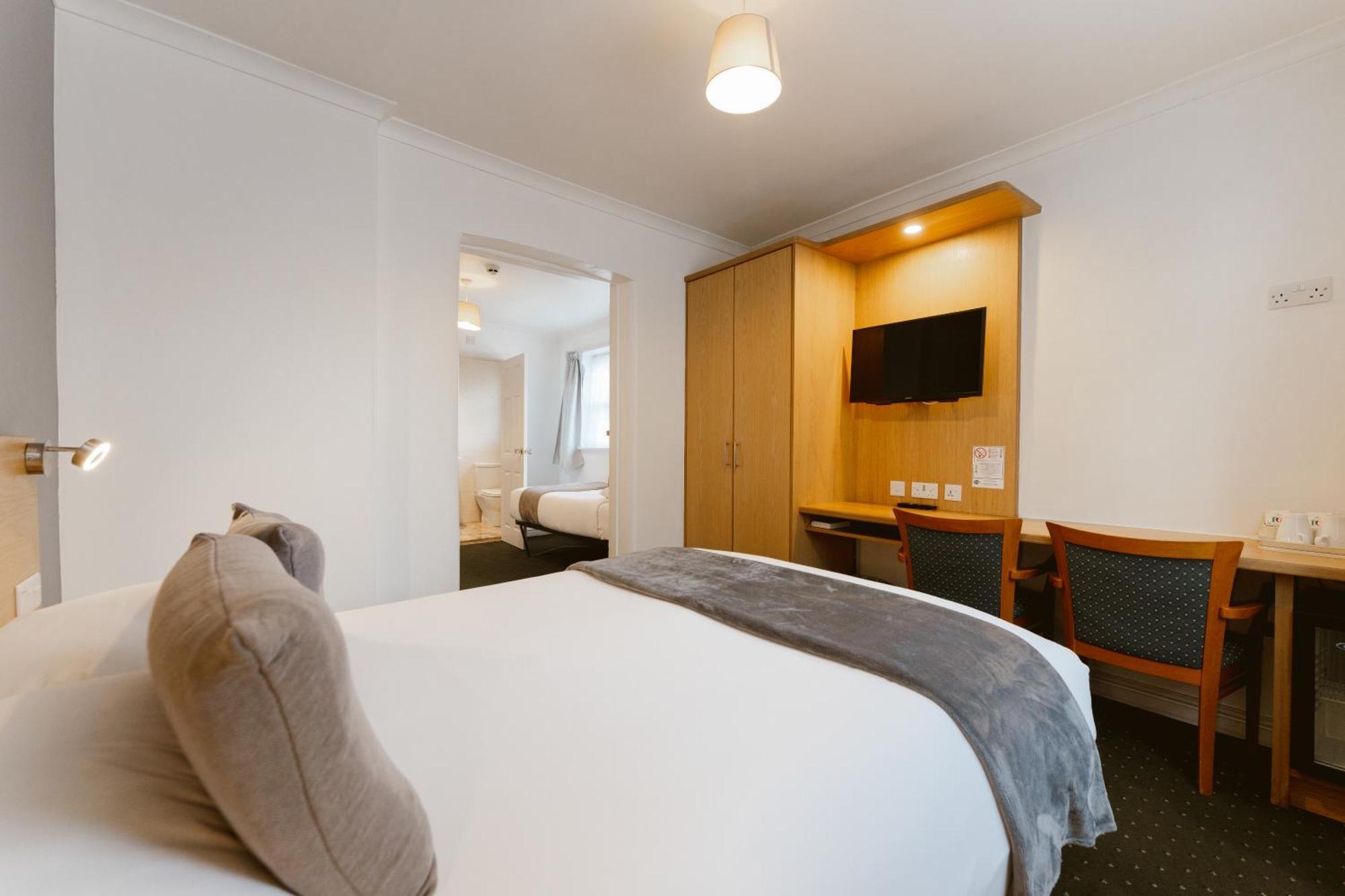 Star Hotel Лондон Екстериор снимка