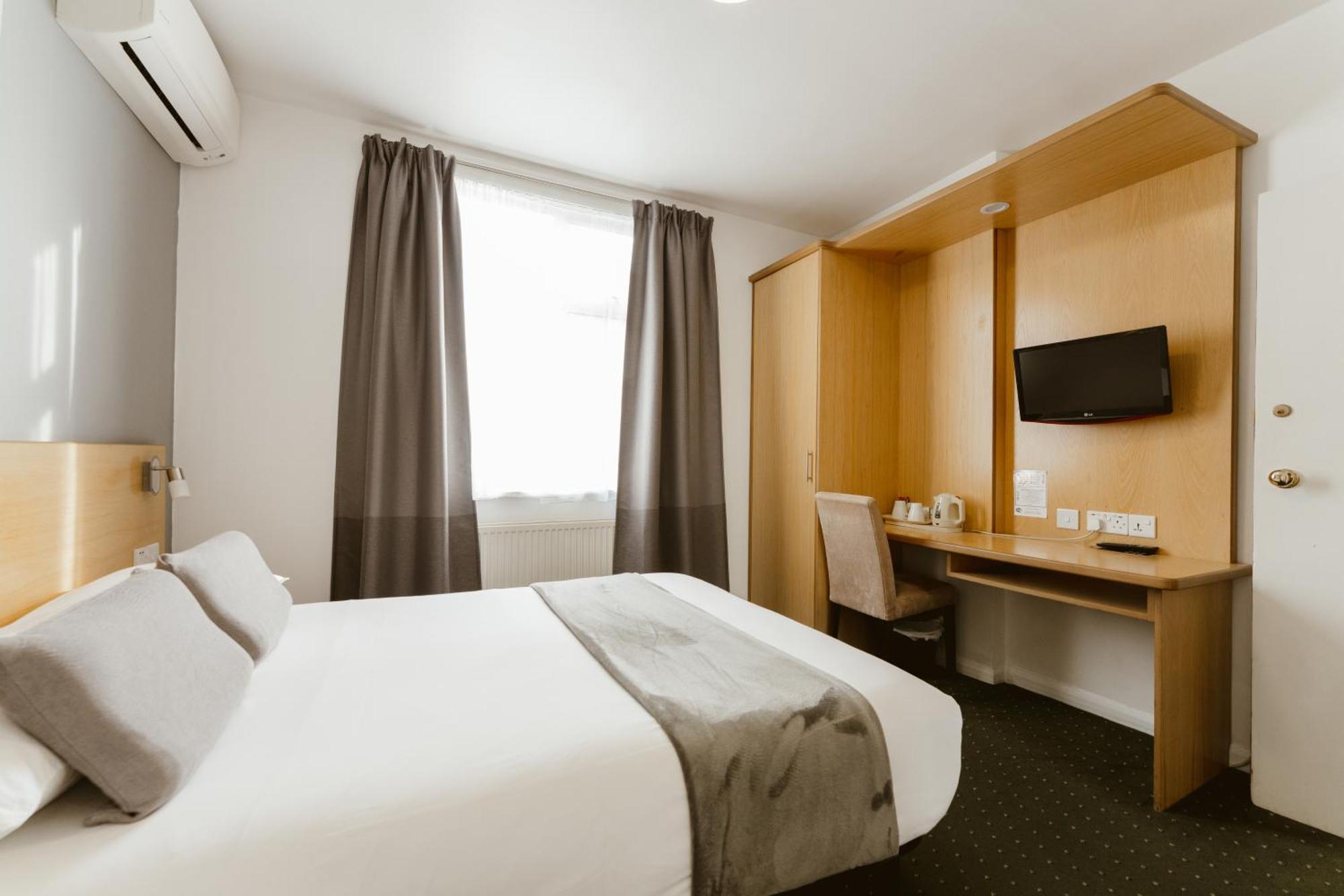 Star Hotel Лондон Екстериор снимка