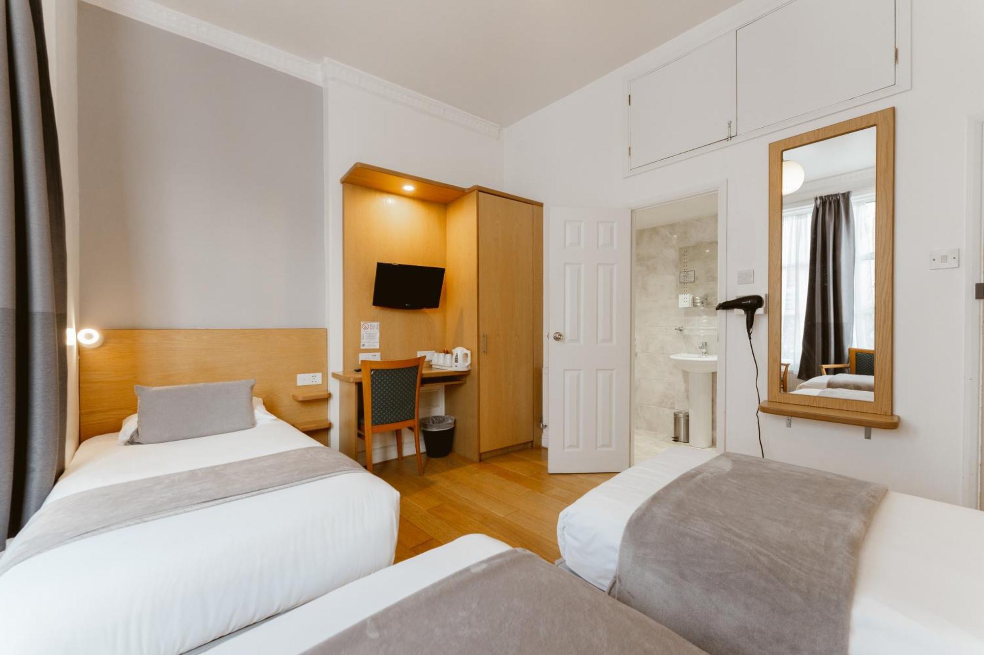 Star Hotel Лондон Екстериор снимка