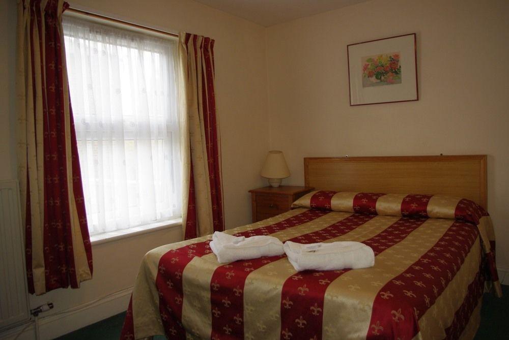 Star Hotel Лондон Екстериор снимка