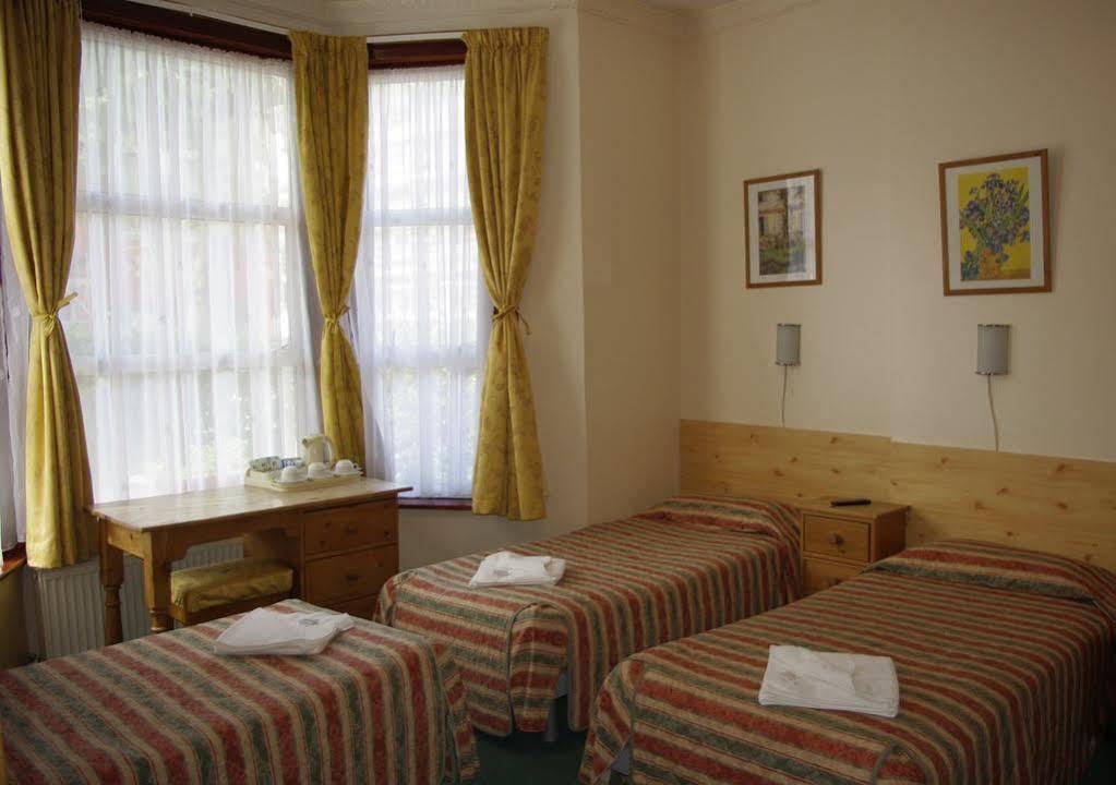 Star Hotel Лондон Екстериор снимка