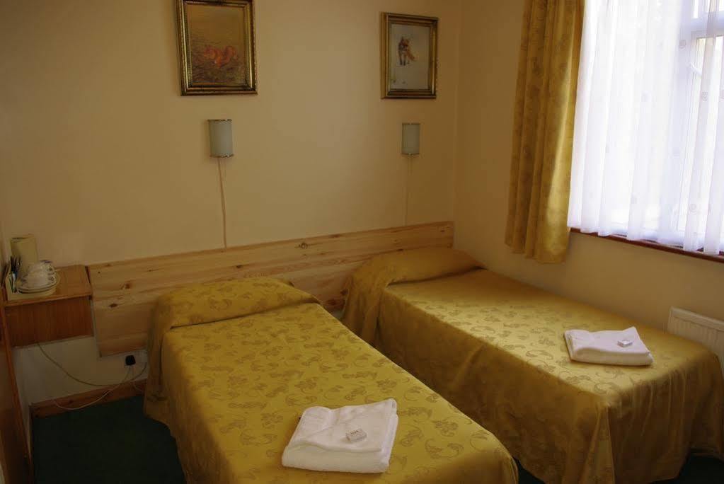 Star Hotel Лондон Екстериор снимка